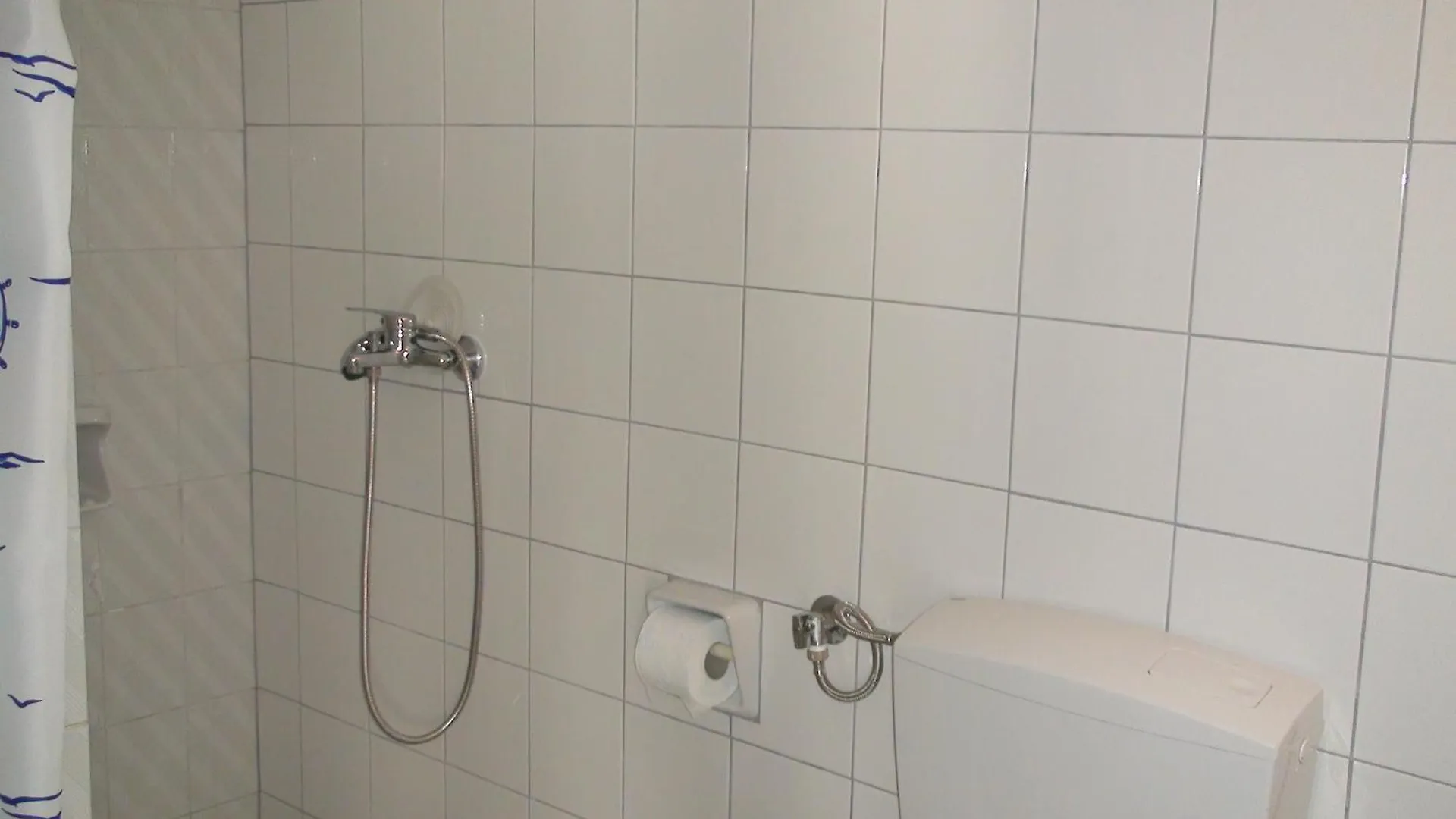 Constantinos Apartments Lászi 0*,
